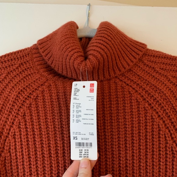 Uniqlo Low-Gauge knit turtleneck Sweater dress - Picture 4 of 6